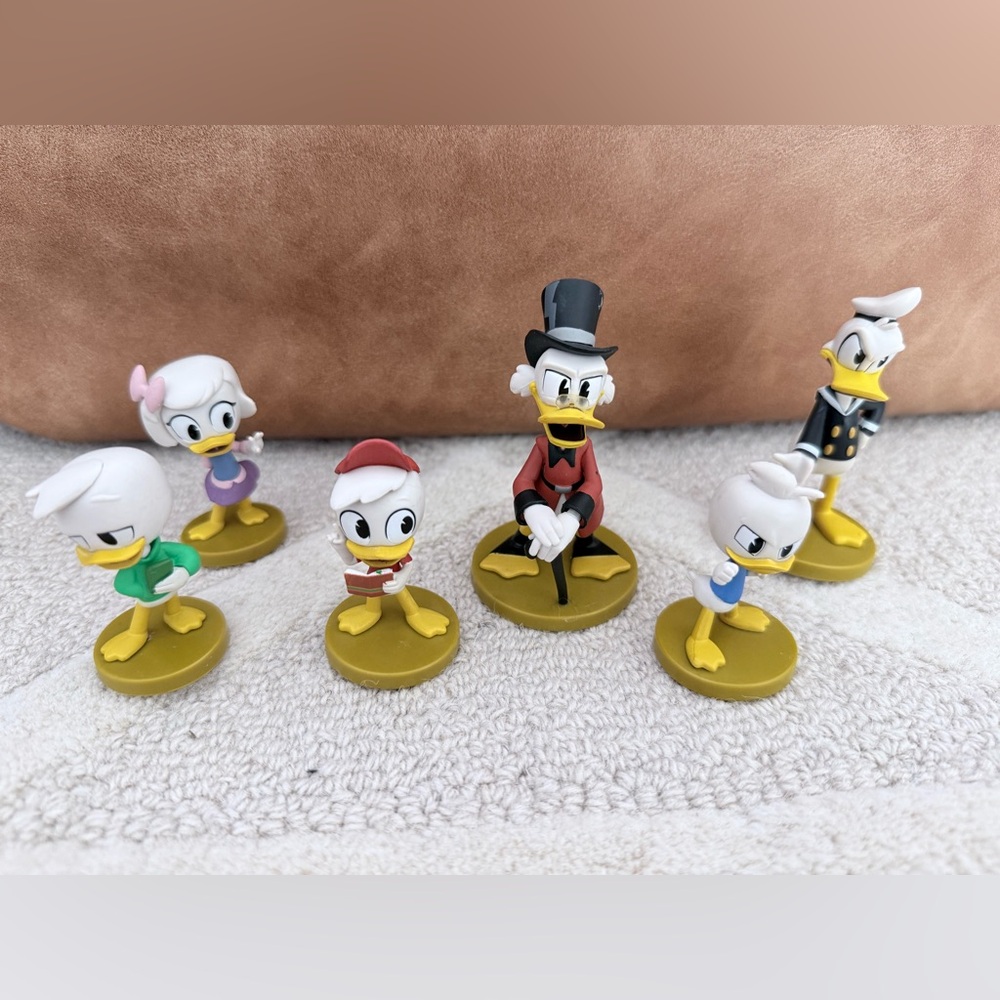 Disney Donald Duck and friends Character Figurine Set
